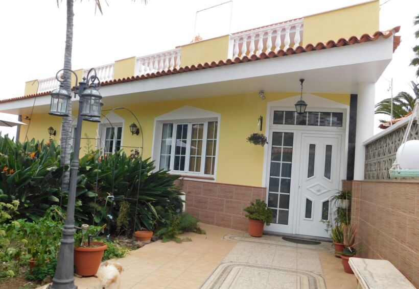 Großzügiges Chalet mit Pool und Panoramablick