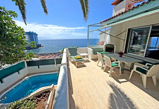 Chalet in unwiederbringlicher Lage direkt am Meer