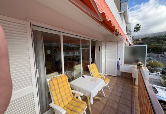 Schicke Wohnung in ruhiger Lage mit Balkon und Blick