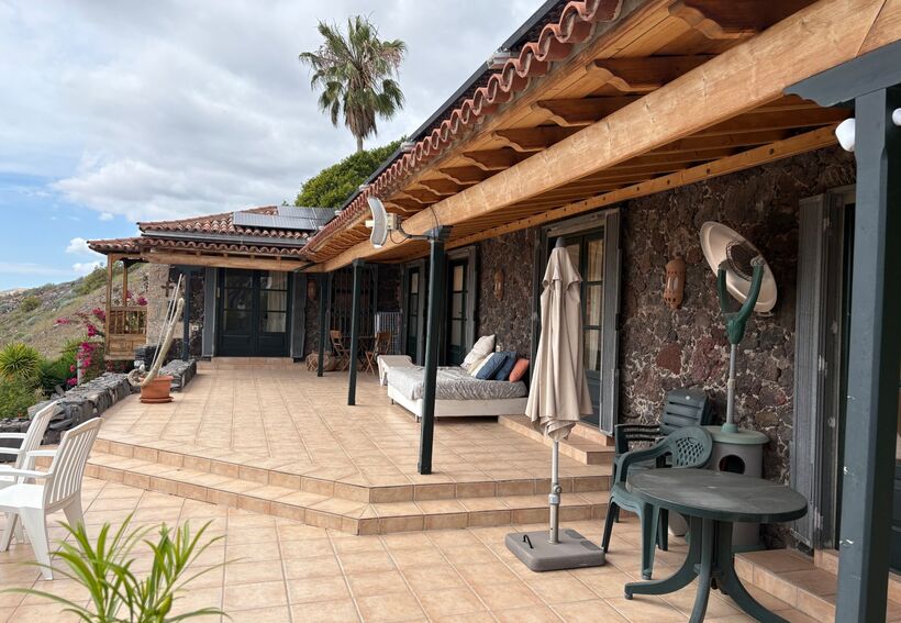 Stilechte Finca in absoluter Alleinlage mit Panoramablick
